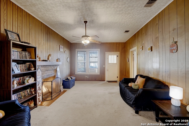 Image 15 of 44 For 612 Guadalupe E