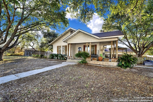 Image 7 of 44 For 612 Guadalupe E