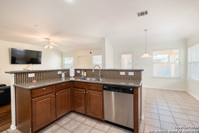 Image 13 of 39 For 8927 Liberty View