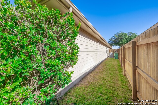 Image 36 of 39 For 8927 Liberty View