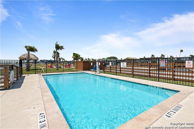 Listing photo id 5 for 101 Caribbean Dr Unit 27