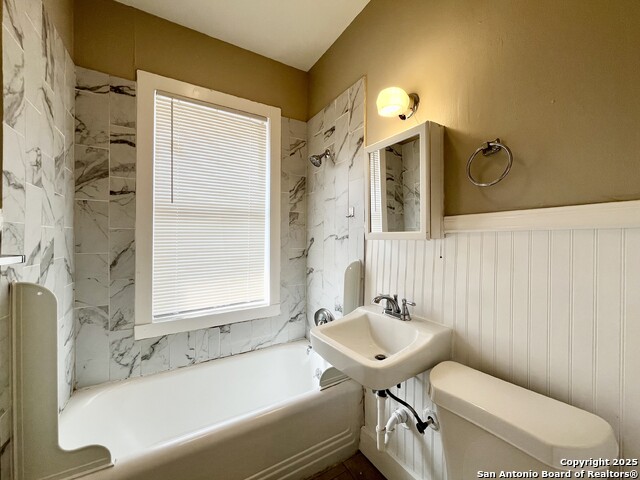 Image 16 of 23 For 411 Courtland Pl E 3