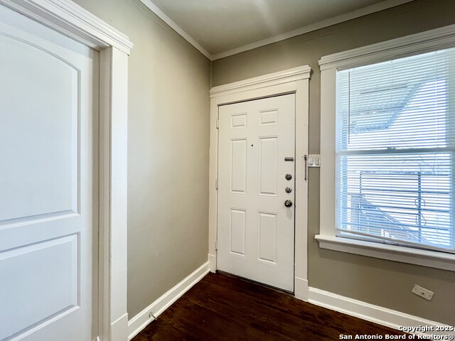 Image 18 of 23 For 411 Courtland Pl E 3