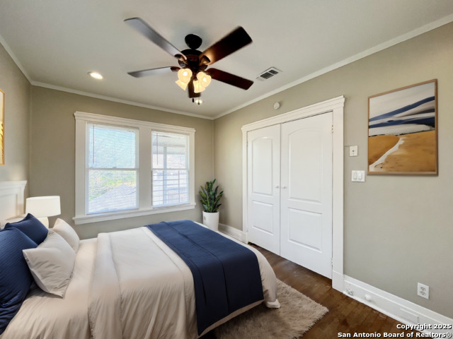 Image 5 of 23 For 411 Courtland Pl E 3