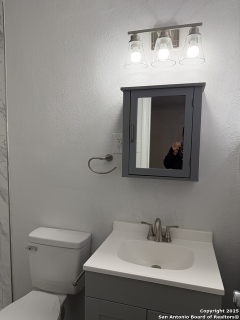 Image 9 of 10 For 5502 Knoll Krest