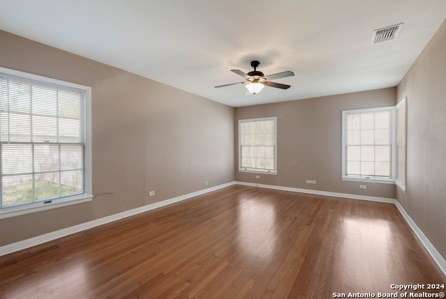 Image 15 of 20 For 105 John Page