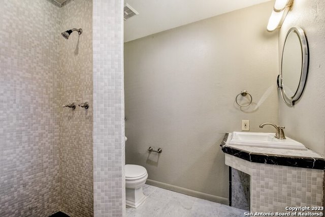 Listing photo id 14 for 1807 La Sombra Dr