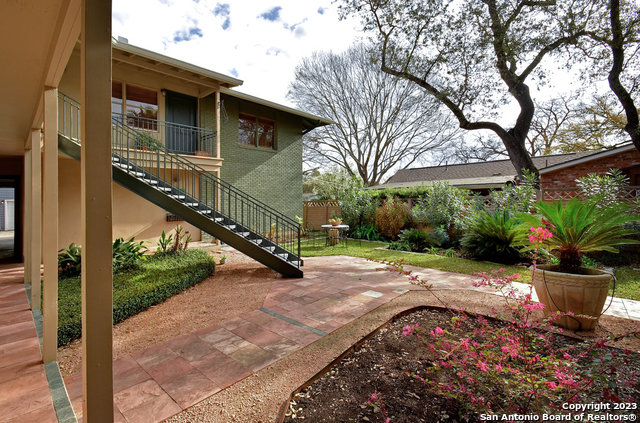 Listing photo id 1 for 1807 La Sombra Dr