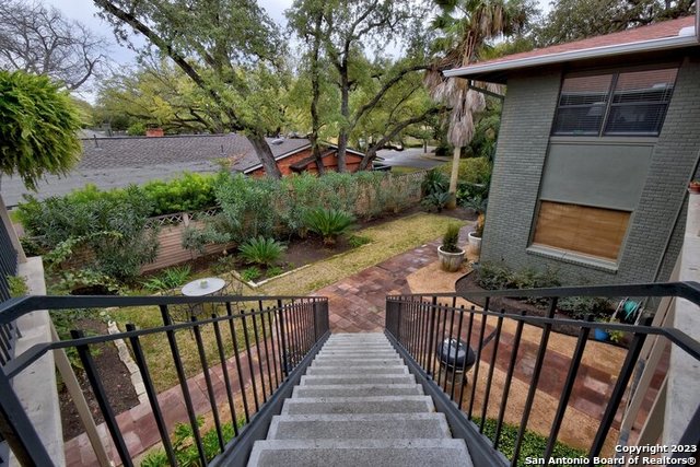 Listing photo id 3 for 1807 La Sombra Dr