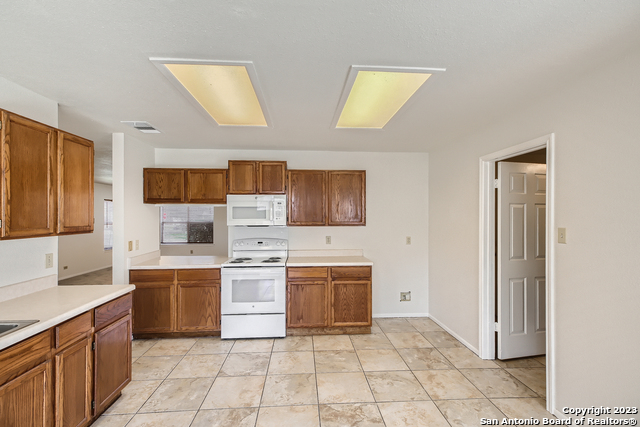 Image 17 of 20 For 9655 Addersley Dr