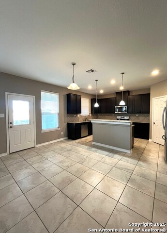 Image 11 of 23 For 663 Pebble Bend