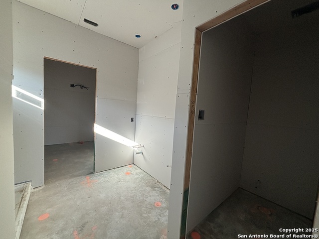 Image 17 of 35 For 12846 Hill Plains Dr.