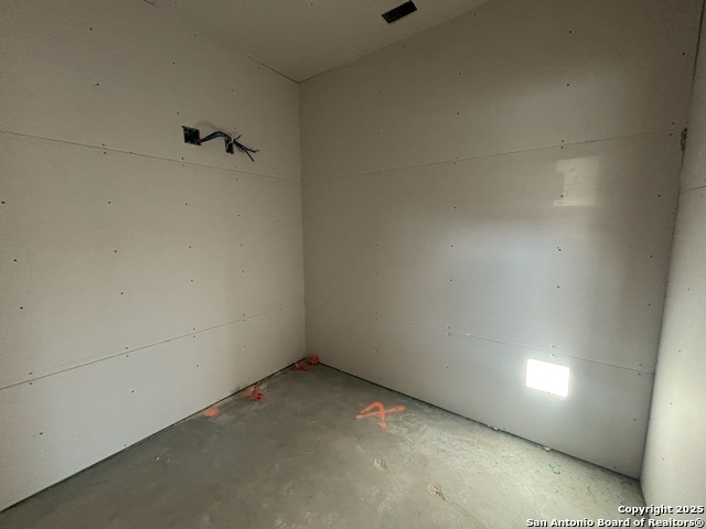 Image 21 of 35 For 12846 Hill Plains Dr.