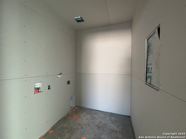 Image 31 of 35 For 12846 Hill Plains Dr.