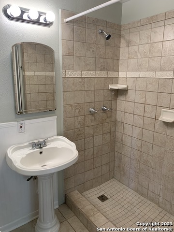 Listing photo id 12 for 111 Laddie Pl  A