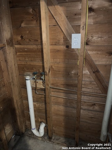 Listing photo id 14 for 111 Laddie Pl  A