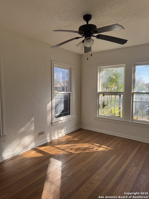 Image 13 of 36 For 401 Lynwood W