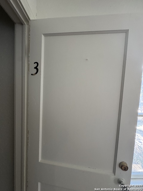 Image 15 of 36 For 401 Lynwood W