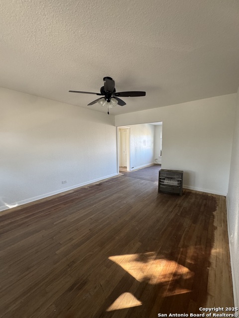 Image 16 of 36 For 401 Lynwood W