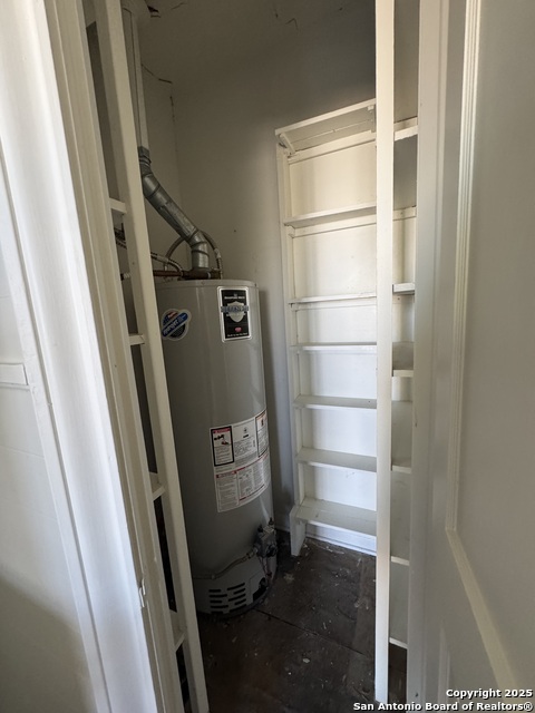 Image 21 of 36 For 401 Lynwood W