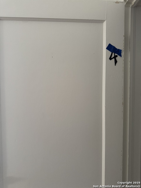 Image 25 of 36 For 401 Lynwood W