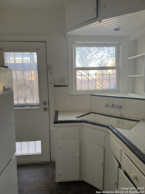 Image 8 of 36 For 401 Lynwood W