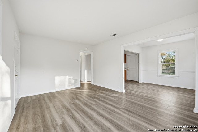 Image 10 of 32 For 342 Bristol