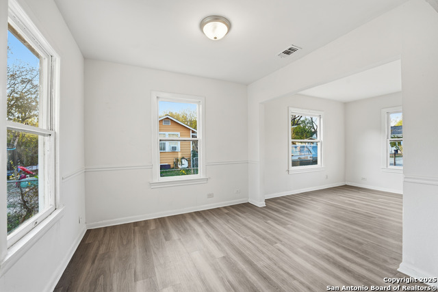 Image 12 of 32 For 342 Bristol