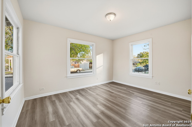 Image 13 of 32 For 342 Bristol