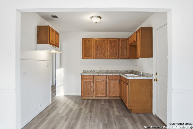 Image 14 of 32 For 342 Bristol