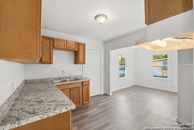 Image 16 of 32 For 342 Bristol