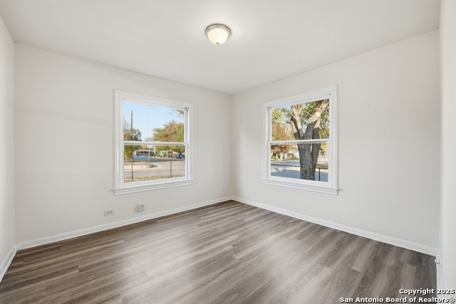 Image 18 of 32 For 342 Bristol