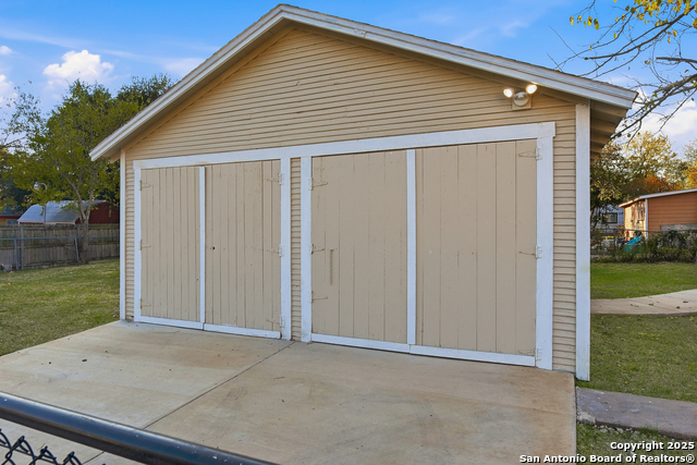 Image 29 of 32 For 342 Bristol