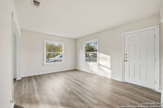 Image 7 of 32 For 342 Bristol