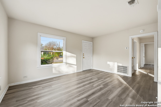 Image 9 of 32 For 342 Bristol