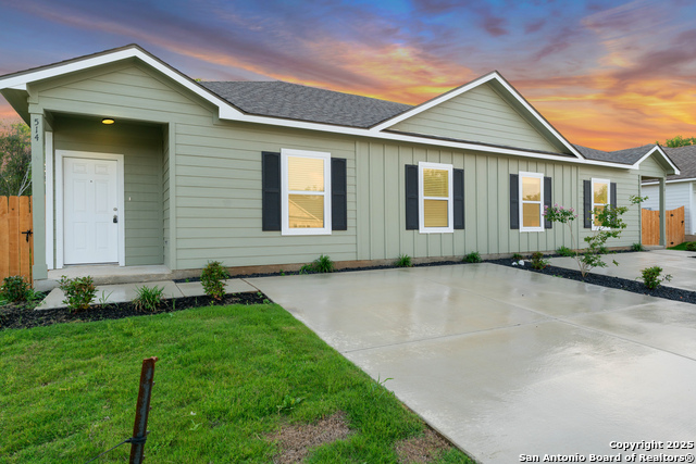 Image 3 of 12 For 513 Hudson  