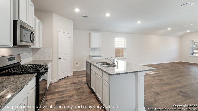 Listing photo id 1 for 100 Hazel Peak