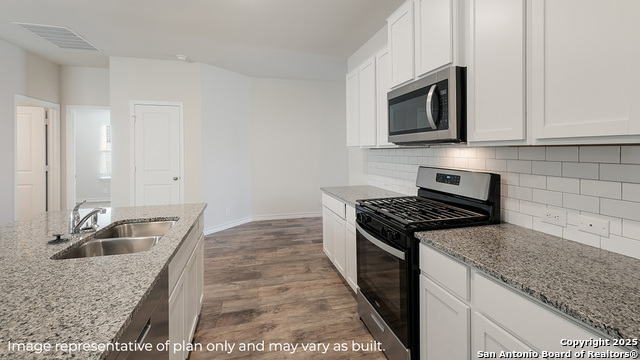 Listing photo id 3 for 100 Hazel Peak