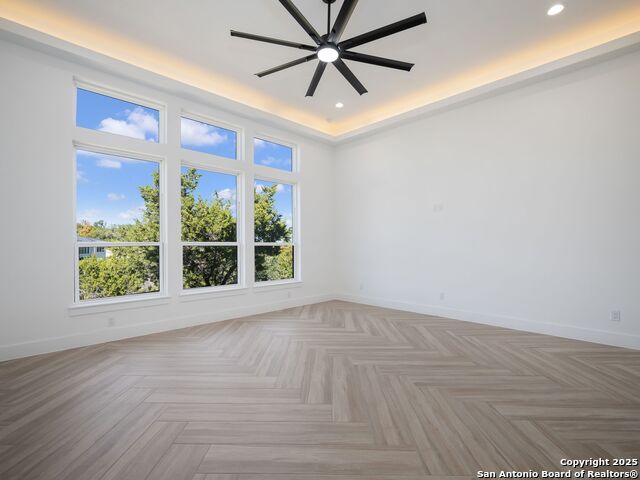 Image 21 of 54 For 10907 Nina Ridge