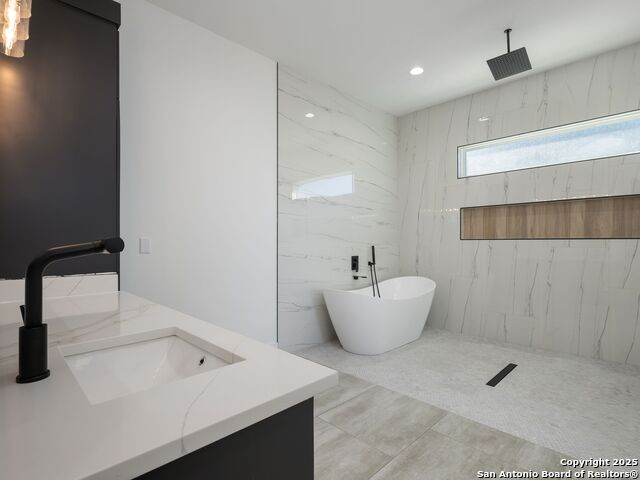 Image 25 of 54 For 10907 Nina Ridge