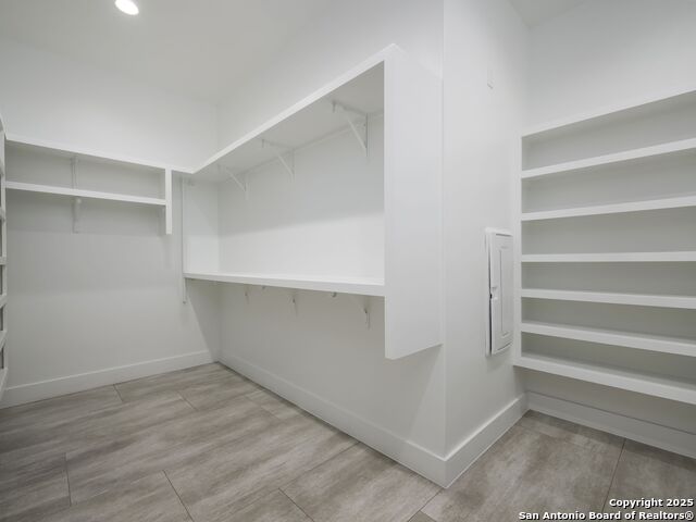 Image 26 of 54 For 10907 Nina Ridge