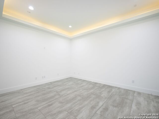 Image 30 of 54 For 10907 Nina Ridge