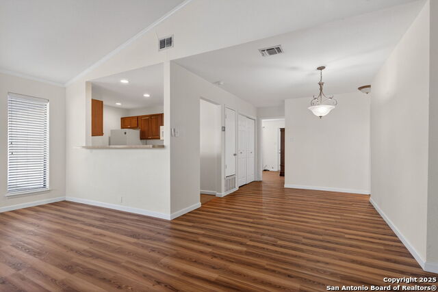 Image 11 of 25 For 609 Oak Park Dr