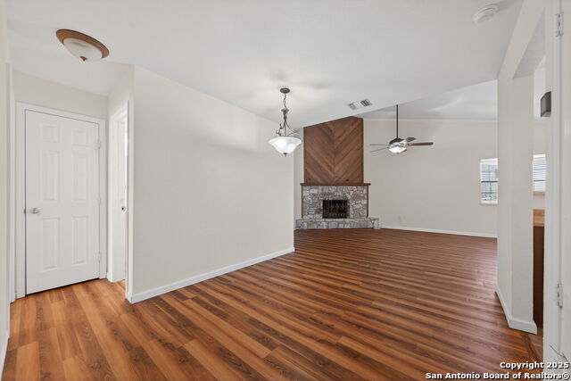 Image 13 of 25 For 609 Oak Park Dr