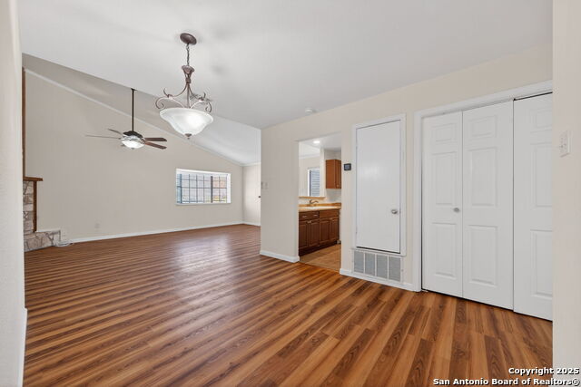 Image 14 of 25 For 609 Oak Park Dr