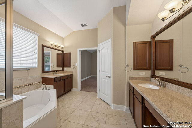 Image 23 of 35 For 8514 Nichols Rim