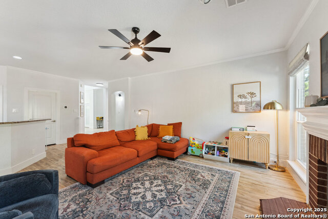 Image 10 of 65 For 2047 Thicket Trail Dr