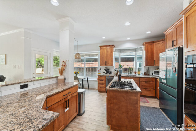 Image 11 of 65 For 2047 Thicket Trail Dr