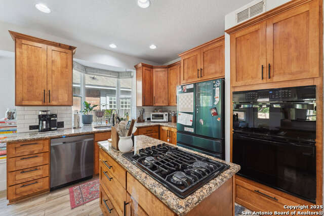 Image 12 of 65 For 2047 Thicket Trail Dr