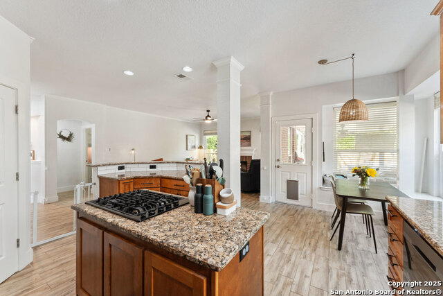 Image 14 of 65 For 2047 Thicket Trail Dr